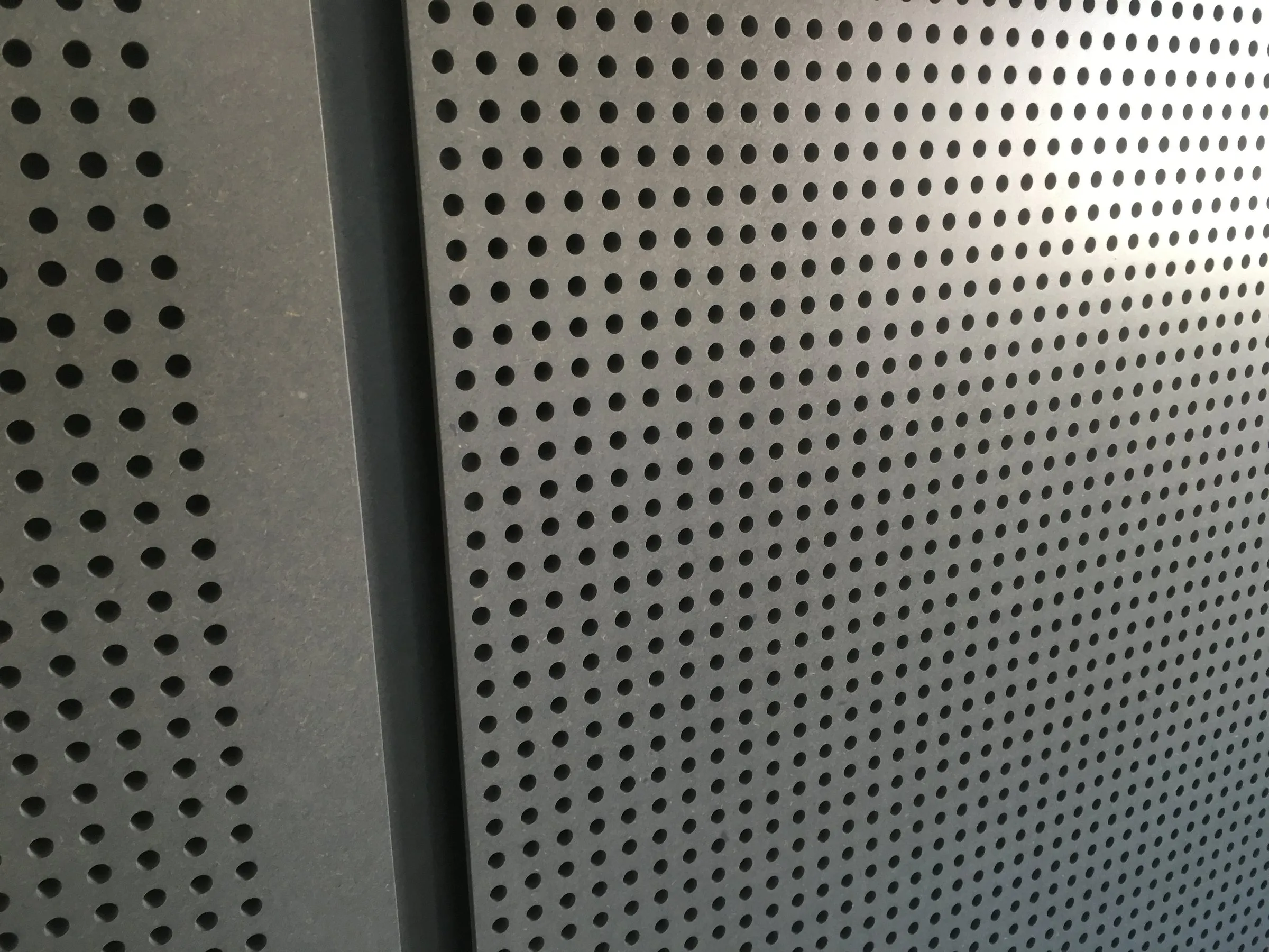 Détail de la perforation acoustique