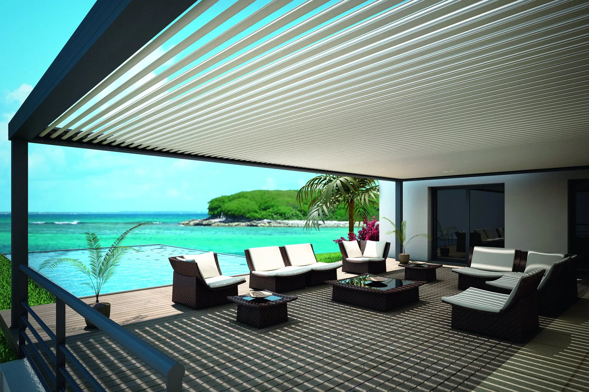 Pergola bioclimatique à lames blanches au-dessus d'une terrasse face à la mer